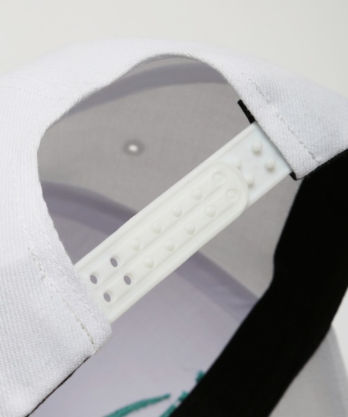 VANQUISH（ヴァンキッシュ）の「VANQUISH / ヴァンキッシュ vanquish Sans Serif Font Logo Cap（キャップ・メンズ・ブラック/ホワイト・FREE）」の8枚目の写真