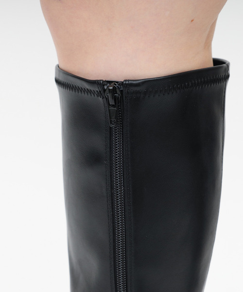 ROYAL PARTY(ロイヤルパーティー)の「ベルト付スリムロングブーツ(ブーツ・レディース・ブラック/ブラウン・LARGE/MEDIUM)」の4枚目の写真