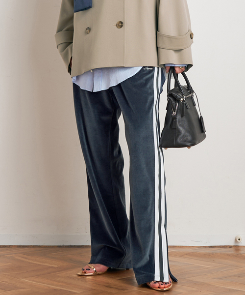 AMERICANA(アメリカーナ)の「【AMERICANA/アメリカーナ】別注side line velour Pants(その他パンツ・レディース・ネイビー/アイボリー・38/36)」の2枚目の写真