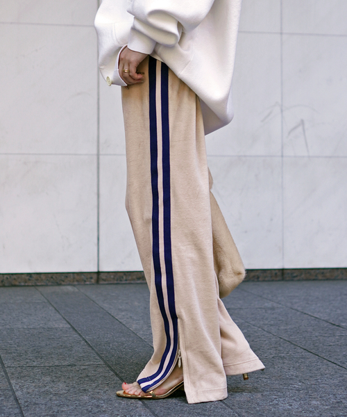 AMERICANA(アメリカーナ)の「【AMERICANA/アメリカーナ】別注side line velour Pants(その他パンツ・レディース・ネイビー/アイボリー・38/36)」の1枚目の写真