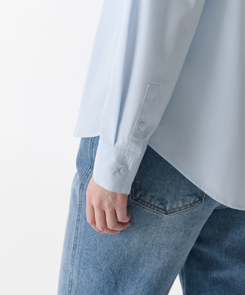 MUSINSA STANDARD WOMAN（ムシンサスタンダードウーマン）の「ウィメンズリンクルフリーシャツ[スカイブルー]（シャツ/ブラウス・レディース・その他・SMALL/MEDIUM/LARGE/X-SMALL）」の4枚目の写真