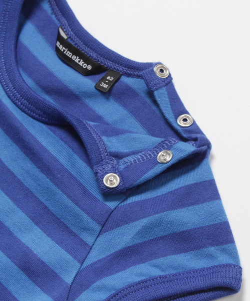 marimekko(マリメッコ)の「Tasaraita / Vaude(ロンパース・キッズ・ネイビー/ブラック/ブルー/レッド・68/74/62/80)」の7枚目の写真
