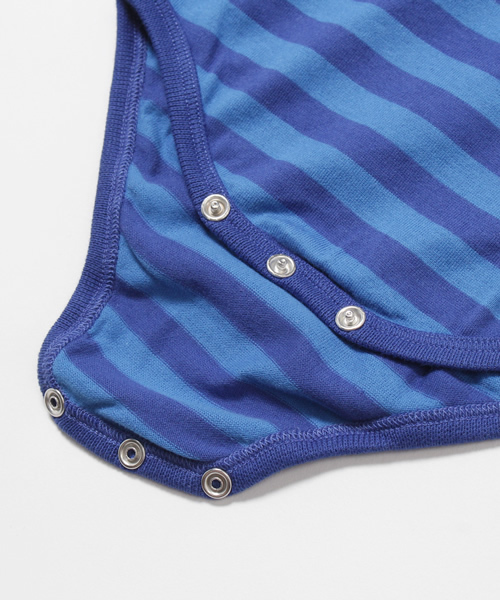 marimekko(マリメッコ)の「Tasaraita / Vaude(ロンパース・キッズ・ネイビー/ブラック/ブルー/レッド・68/74/62/80)」の9枚目の写真
