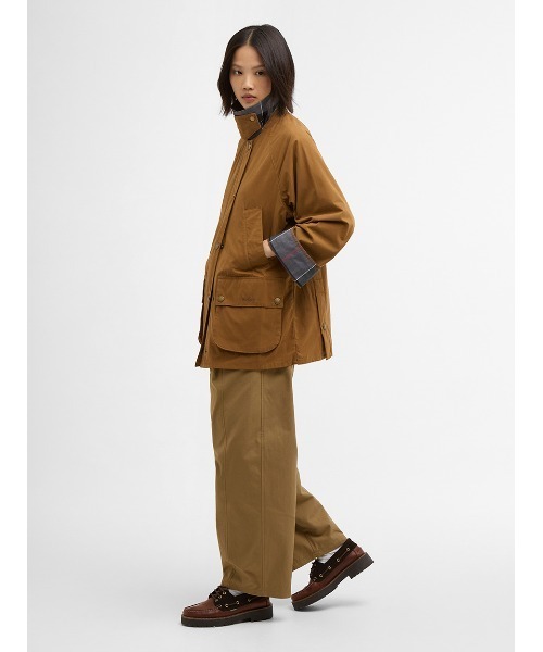 Barbour(バブアー)の「【GLYNIS/グリニス】 ピーチスキン カジュアルジャケット(レディース)(ブルゾン・レディース・カーキ/オリーブ/ブラウン・6/8/10)」の18枚目の写真