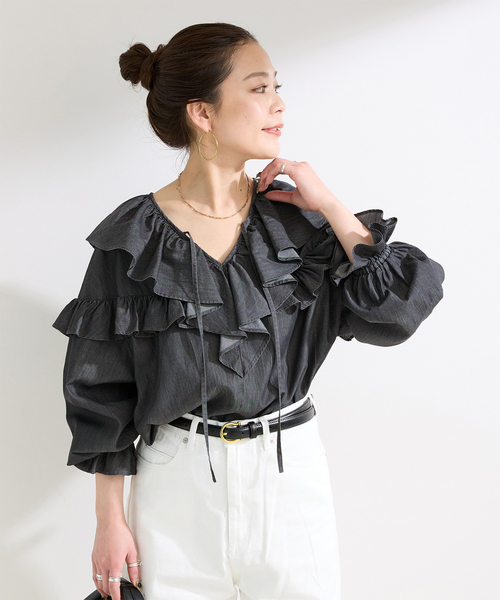 B.C STOCK(ベーセーストック)の「ウォッシャブル / 3.8OZデニムフリルブラウス(シャツ/ブラウス・レディース・ブルー/ホワイト/ブラック・FREE)」の2枚目の写真