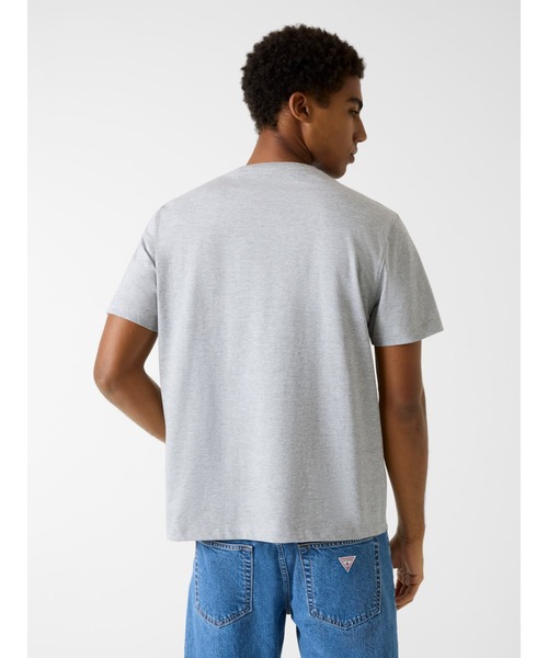 GUESS JEANS（ゲスジーンズ）の「GUESS JEANS Regular Fit Registered Trademark Tee Tシャツ  （Tシャツ/カットソー・メンズ・グレー/ブラック・SMALL/MEDIUM/LARGE/X-LARGE）」の5枚目の写真