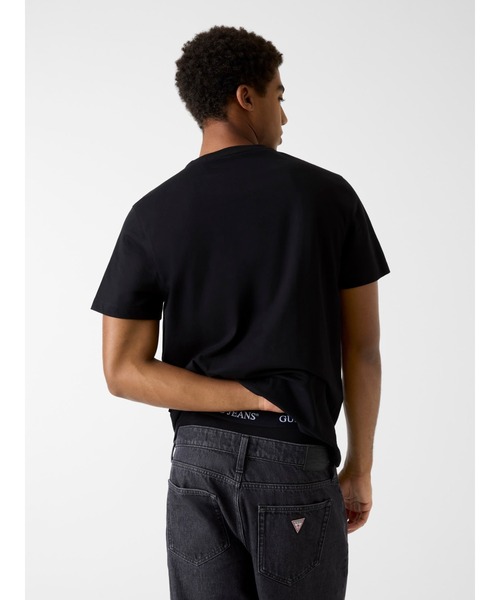 GUESS JEANS（ゲスジーンズ）の「GUESS JEANS Regular Fit Registered Trademark Tee Tシャツ  （Tシャツ/カットソー・メンズ・グレー/ブラック・SMALL/MEDIUM/LARGE/X-LARGE）」の11枚目の写真