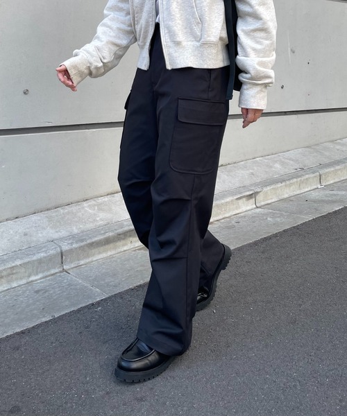 COLONY 2139（コロニートゥーワンスリーナイン）の「タックカーゴパンツ（カーゴパンツ・レディース・ブラウン/オフホワイト/ブラック/カーキ・SMALL/MEDIUM）」の2枚目の写真