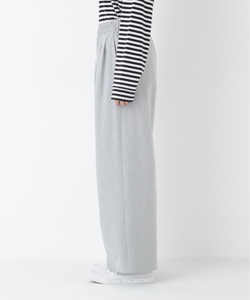 human woman(ヒューマンウーマン)の「裏起毛ワイドパンツ(その他パンツ・レディース・グレー系その他/グレー・MEDIUM/SMALL)」の4枚目の写真