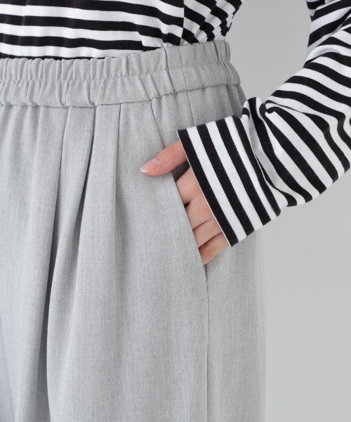 human woman(ヒューマンウーマン)の「裏起毛ワイドパンツ(その他パンツ・レディース・グレー系その他/グレー・MEDIUM/SMALL)」の14枚目の写真