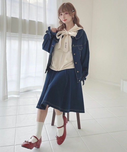 F i.n.t（フィント）の「袖口リボンデニムジャケット/fint フィント（デニムジャケット・レディース・ブラック/インディゴブルー・FREE）」の3枚目の写真