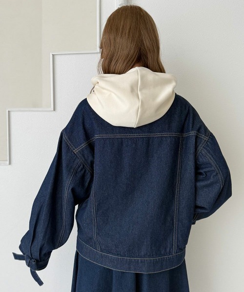 F i.n.t（フィント）の「袖口リボンデニムジャケット/fint フィント（デニムジャケット・レディース・ブラック/インディゴブルー・FREE）」の7枚目の写真