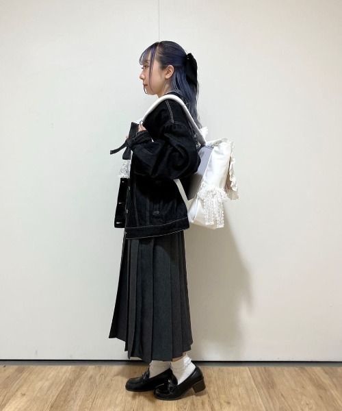 F i.n.t（フィント）の「袖口リボンデニムジャケット/fint フィント（デニムジャケット・レディース・ブラック/インディゴブルー・FREE）」の15枚目の写真