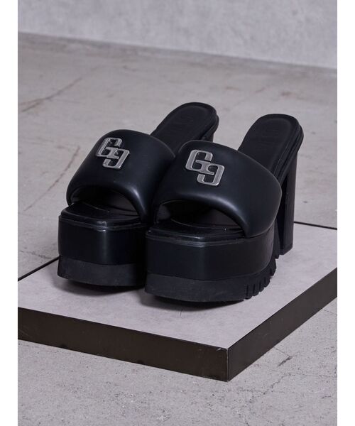 GYDA（ジェイダ）の「GG PUFFYタンクソールサンダル（サンダル・レディース・オフホワイト/ブラック・LARGE/MEDIUM/SMALL）」の2枚目の写真