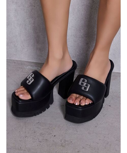 GYDA（ジェイダ）の「GG PUFFYタンクソールサンダル（サンダル・レディース・オフホワイト/ブラック・LARGE/MEDIUM/SMALL）」の4枚目の写真