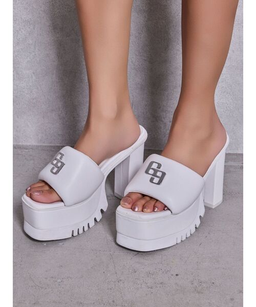 GYDA（ジェイダ）の「GG PUFFYタンクソールサンダル（サンダル・レディース・オフホワイト/ブラック・LARGE/MEDIUM/SMALL）」の5枚目の写真