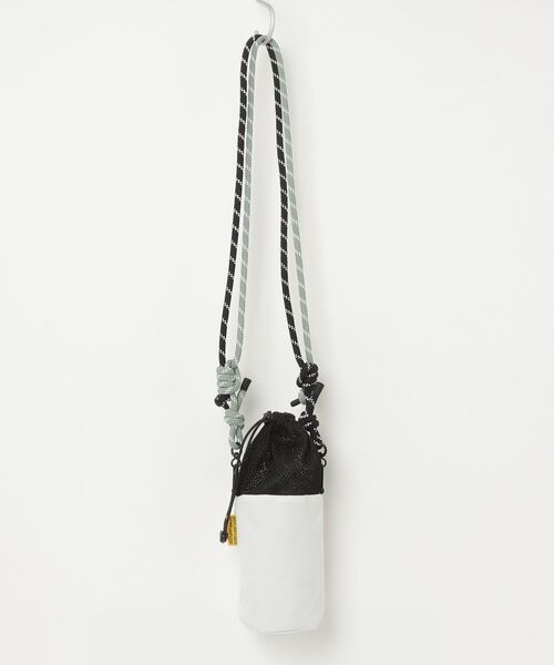 KEEN(キーン)の「HARVEST DRAWSTRING BAG / ハーヴェスト ドローストリング バッグ(ショルダーバッグ・メンズ・ホワイト・OS)」の2枚目の写真