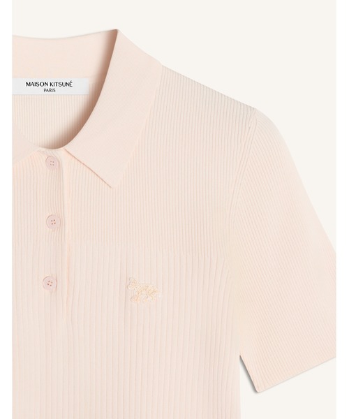 Maison Kitsune（メゾンキツネ）の「BABY FOX PLEAT RIB POLO（ポロシャツ・レディース・ベージュ・XS/S/M）」の3枚目の写真