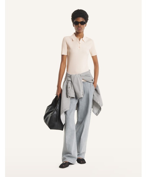 Maison Kitsune（メゾンキツネ）の「BABY FOX PLEAT RIB POLO（ポロシャツ・レディース・ベージュ・XS/S/M）」の4枚目の写真