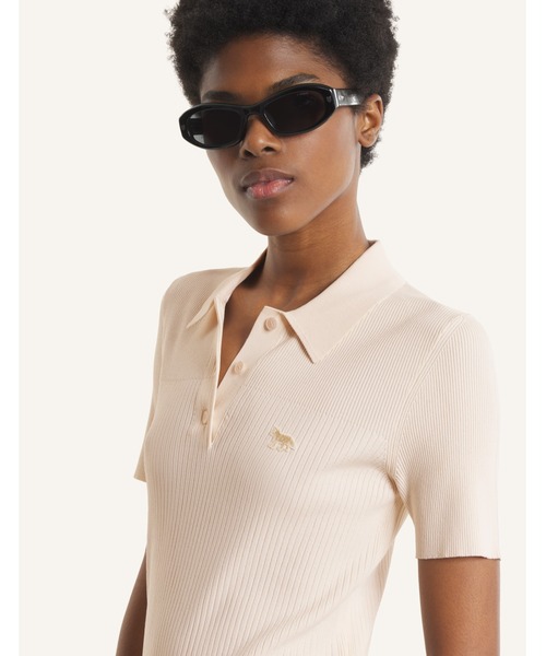 Maison Kitsune（メゾンキツネ）の「BABY FOX PLEAT RIB POLO（ポロシャツ・レディース・ベージュ・XS/S/M）」の7枚目の写真