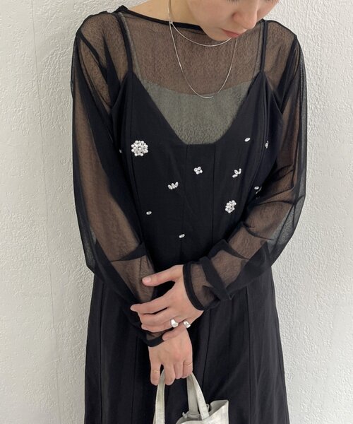 Omekashi(オメカシ)の「ビジューキャミワンピース(ワンピース・レディース・ブラック/オフホワイト・38/36)」の7枚目の写真