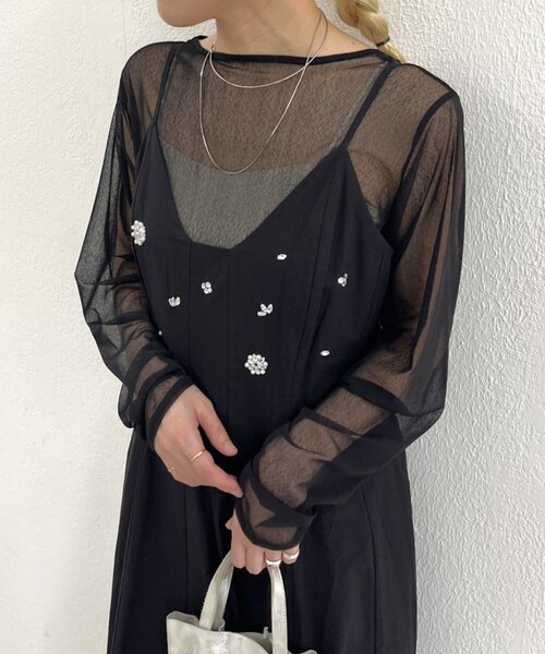 Omekashi(オメカシ)の「ビジューキャミワンピース(ワンピース・レディース・ブラック/オフホワイト・38/36)」の6枚目の写真