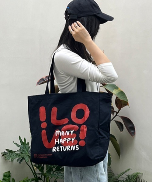Vipoa（ヴィポア）の「LOVE big logo tote bag（トートバッグ・レディース・レッド/ピンク/イエロー/ネイビー・FREE）」の5枚目の写真
