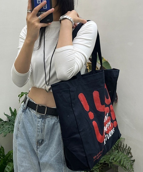 Vipoa（ヴィポア）の「LOVE big logo tote bag（トートバッグ・レディース・レッド/ピンク/イエロー/ネイビー・FREE）」の6枚目の写真