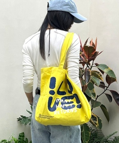Vipoa（ヴィポア）の「LOVE big logo tote bag（トートバッグ・レディース・レッド/ピンク/イエロー/ネイビー・FREE）」の11枚目の写真