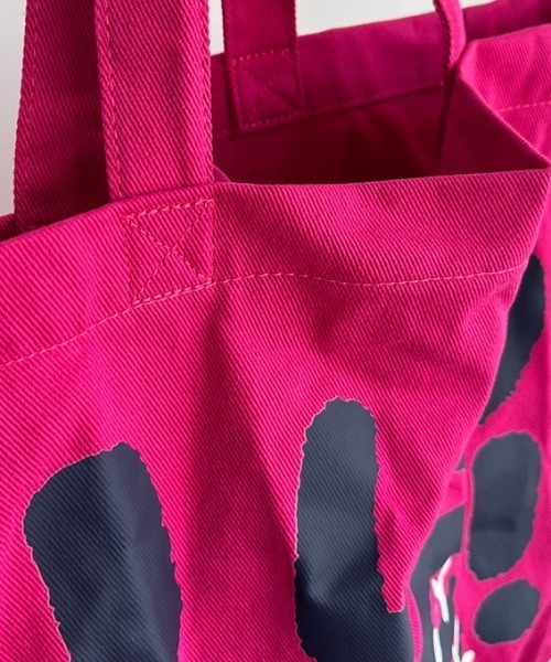 Vipoa（ヴィポア）の「LOVE big logo tote bag（トートバッグ・レディース・レッド/ピンク/イエロー/ネイビー・FREE）」の19枚目の写真