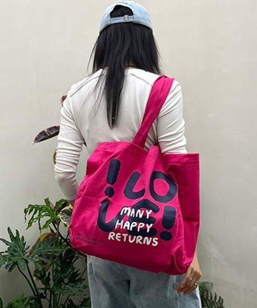 Vipoa（ヴィポア）の「LOVE big logo tote bag（トートバッグ・レディース・レッド/ピンク/イエロー/ネイビー・FREE）」の15枚目の写真