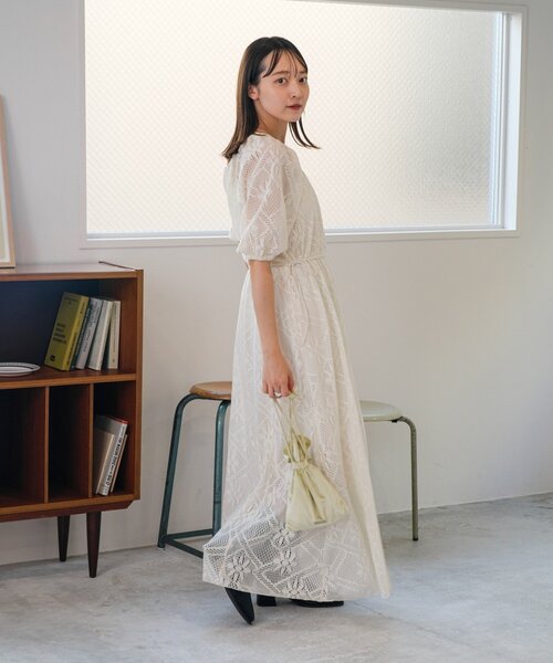 Kastane(カスタネ)の「【WEB限定/2サイズ展開/低身長サイズ】カットレースギャザーワンピース(ワンピース・レディース・ブラック/アイボリー・1/0)」の21枚目の写真