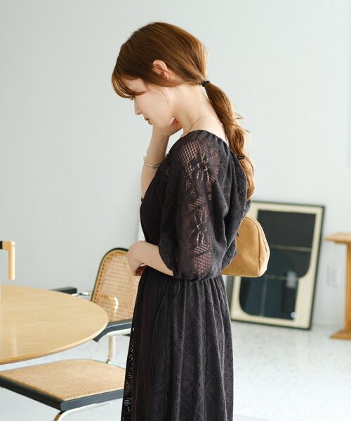 Kastane(カスタネ)の「【WEB限定/2サイズ展開/低身長サイズ】カットレースギャザーワンピース(ワンピース・レディース・ブラック/アイボリー・1/0)」の11枚目の写真