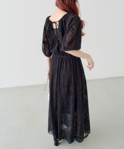 Kastane(カスタネ)の「【WEB限定/2サイズ展開/低身長サイズ】カットレースギャザーワンピース(ワンピース・レディース・ブラック/アイボリー・1/0)」の4枚目の写真