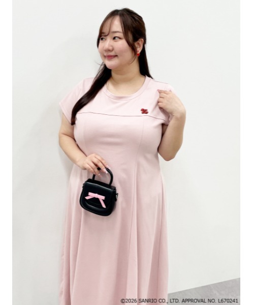 sanrio（サンリオ）の「＜大きいサイズ＞【ハローキティ】Aラインフレアカットワンピース marun（ワンピース・レディース・ピンク/ブラック・5L/4L/3L/LL/L）」の5枚目の写真
