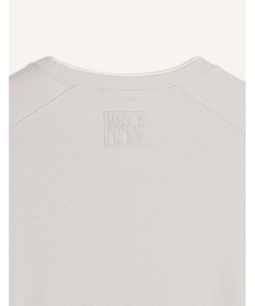 Maison Kitsune(メゾンキツネ)の「CONTRASTED RIB FITTED TEE-SHIRT(Tシャツ/カットソー・レディース・グレイッシュベージュ・M/S/XS)」の3枚目の写真