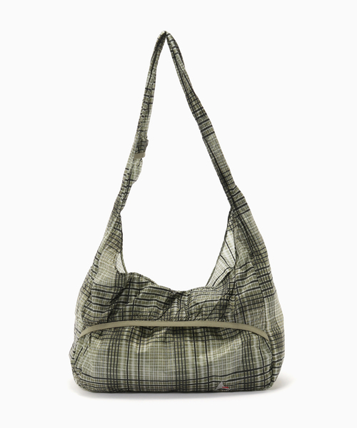 ROA(ロア)の「ROA / ロア LAKI PACKABLE KNOT BAG(ショルダーバッグ・メンズ・ブラック・FREE)」の2枚目の写真