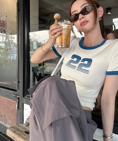 shyam inspiration(シャムインスピレーション)の「ナンバープリントミニTシャツ/リンガーTシャツ/半袖(Tシャツ/カットソー・レディース・アイボリー/グレー・S/M)」の3枚目の写真