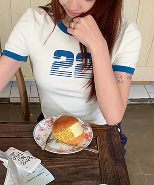 shyam inspiration(シャムインスピレーション)の「ナンバープリントミニTシャツ/リンガーTシャツ/半袖(Tシャツ/カットソー・レディース・アイボリー/グレー・S/M)」の5枚目の写真