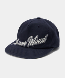 MAISON MINED（メゾンミネド）の「SCRIPT TYPE APPLIQUE BALL CAP NAVY（キャップ）」