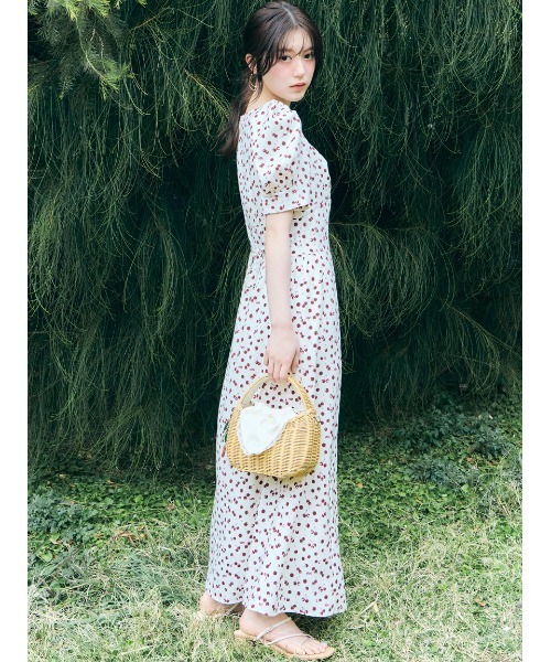 SNIDEL(スナイデル)の「【販路限定サイズあり】Sustainableフルーツプリントワンピース(ワンピース・レディース・ダークネイビー/ピンク/アイボリー・00/2/1/0)」の1枚目の写真