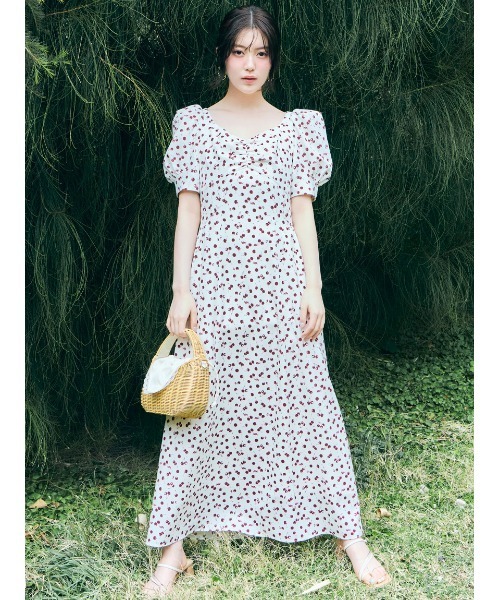 SNIDEL(スナイデル)の「【販路限定サイズあり】Sustainableフルーツプリントワンピース(ワンピース・レディース・ダークネイビー/ピンク/アイボリー・00/2/1/0)」の4枚目の写真