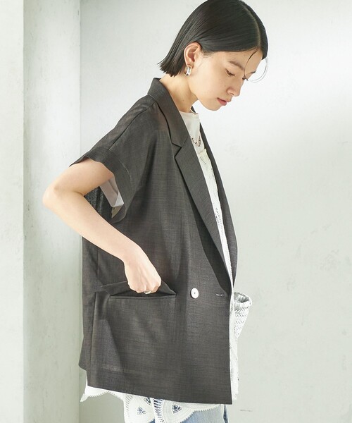 SHIPS(シップス)の「【実力派ベーシック】〈接触冷感/UVカット/吸水速乾/洗濯機可能〉SUUSUU フレンチ スリーブ 羽織 ジャケット(テーラードジャケット・レディース・ブラウン/ダークグレー・ONE SIZE)」の9枚目の写真