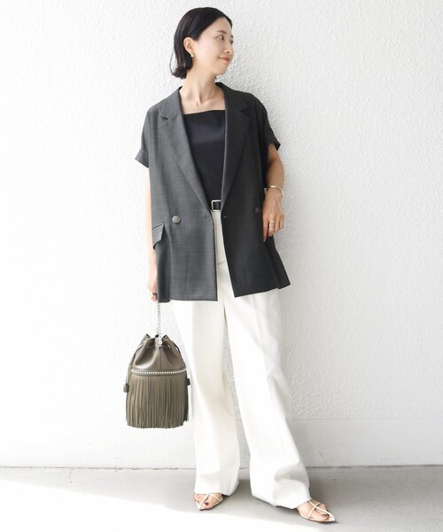 SHIPS(シップス)の「【実力派ベーシック】〈接触冷感/UVカット/吸水速乾/洗濯機可能〉SUUSUU フレンチ スリーブ 羽織 ジャケット(テーラードジャケット・レディース・ブラウン/ダークグレー・ONE SIZE)」の13枚目の写真