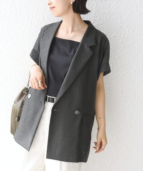 SHIPS(シップス)の「【実力派ベーシック】〈接触冷感/UVカット/吸水速乾/洗濯機可能〉SUUSUU フレンチ スリーブ 羽織 ジャケット(テーラードジャケット・レディース・ブラウン/ダークグレー・ONE SIZE)」の15枚目の写真