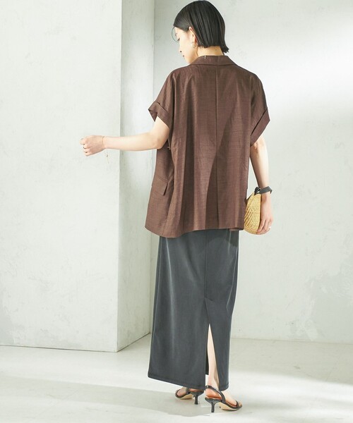SHIPS（シップス）の「【実力派ベーシック】〈接触冷感/UVカット/吸水速乾/洗濯機可能〉SUUSUU フレンチ スリーブ  ジャケット（テーラードジャケット・レディース・ブラウン/ダークグレー・ONE SIZE）」の3枚目の写真
