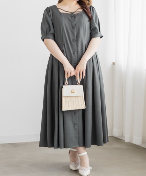 CLETTE（クレット）の「CLETTEオリジナルクロスチョーカーサイドプリーツワンピース（ワンピース・レディース・ライトベージュ/ネイビー/グレー・4L/3L/LL）」の7枚目の写真