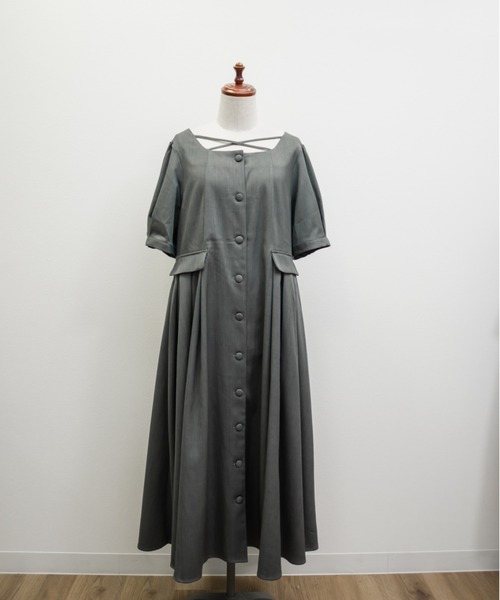 CLETTE（クレット）の「CLETTEオリジナルクロスチョーカーサイドプリーツワンピース（ワンピース・レディース・ライトベージュ/ネイビー/グレー・4L/3L/LL）」の15枚目の写真