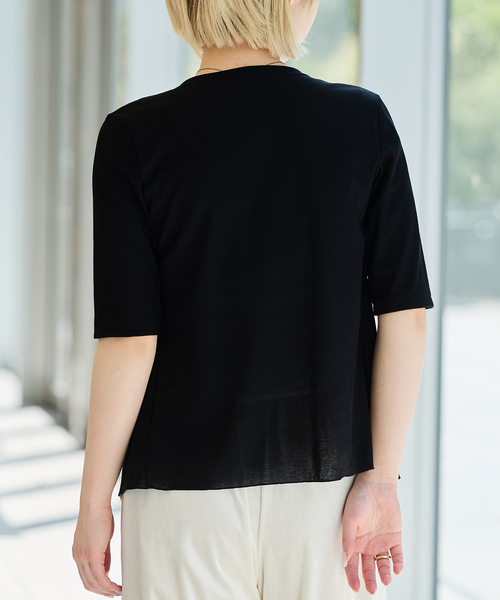 IENA LA BOUCLE(イエナラブークル)の「IENA LA BOUCLE コットンリブスナップハーフスリーブカーディガン(Tシャツ/カットソー・レディース・ブラウン/ブラック・FREE)」の4枚目の写真