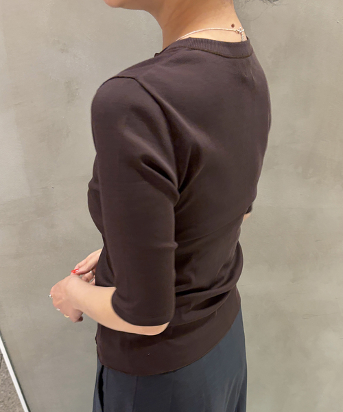 IENA LA BOUCLE(イエナラブークル)の「IENA LA BOUCLE コットンリブスナップハーフスリーブカーディガン(Tシャツ/カットソー・レディース・ブラウン/ブラック・FREE)」の13枚目の写真
